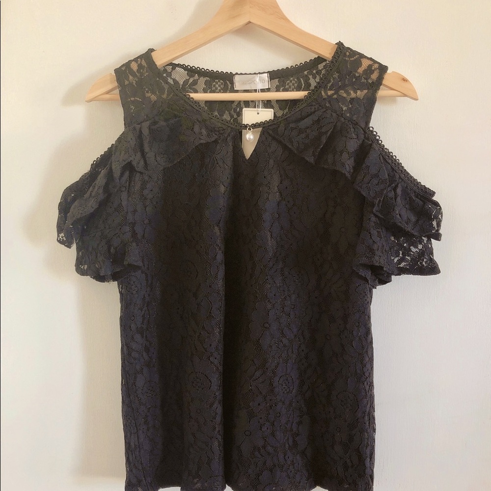 Japanese cold shoulder lace top